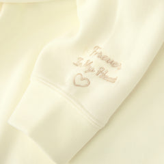 Sleeve personalization detail